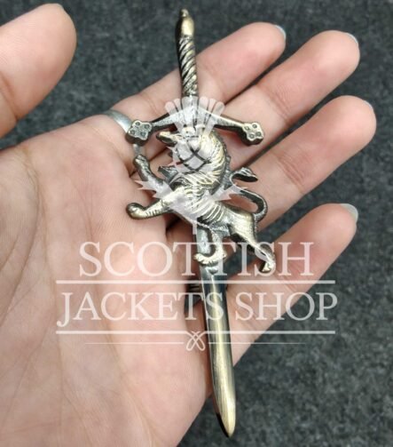Rampant lion kilt pin