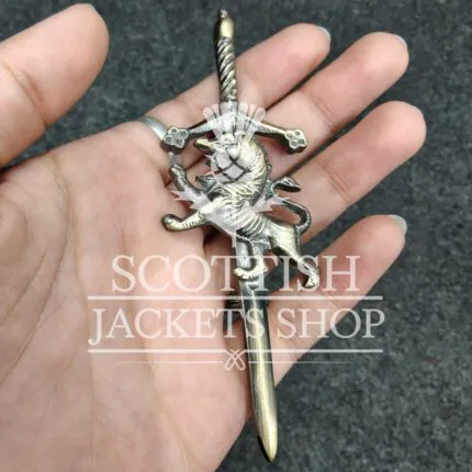 Rampant lion kilt pin